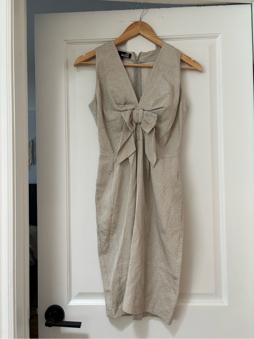 Love Moschino Light Beige Sleeveless Midi Dress with Front Bow